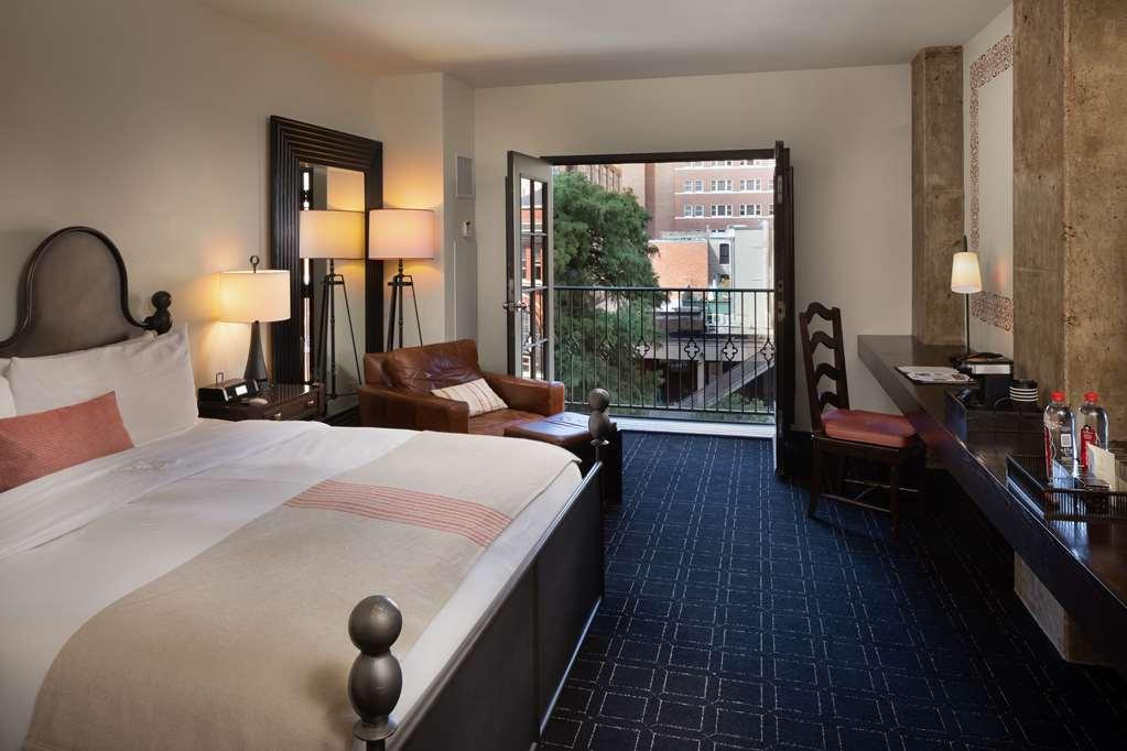 Hotel Valencia Riverwalk San Antonio Room photo